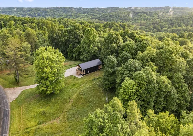 Homes for sale in Glouster, OH | 10005 County Rd 16 Rd Se, Glouster, OH 45732 | MLS# 226021074