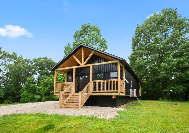 Homes for sale in Glouster, OH | 10005 County Rd 16 Rd Se, Glouster, OH 45732 | MLS# 226021074