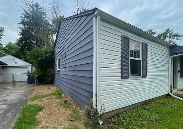 Photo 3 of Single family home for sale at 1091 S Hampton Rd, Columbus, OH 43227 | MLS# 226021084 | Listing updated on 2026-09-14