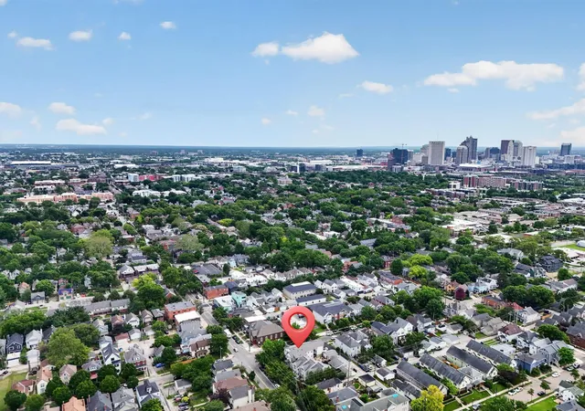 Listing Photo 2 - Condo for sale in building located at 1113 Oregon Ave, Columbus, OH 43201 - Unit #1