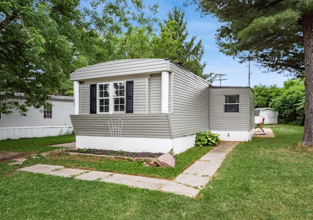 Homes for sale in Orient, OH | 8653 Hollyhock Ln, Orient, OH 43146 | MLS# 226021231