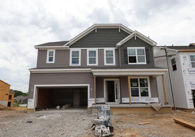 Homes for sale in Grove City, OH | 4594 Pinnacle Quarry Dr, Grove City, OH 43123 | MLS# 226021128