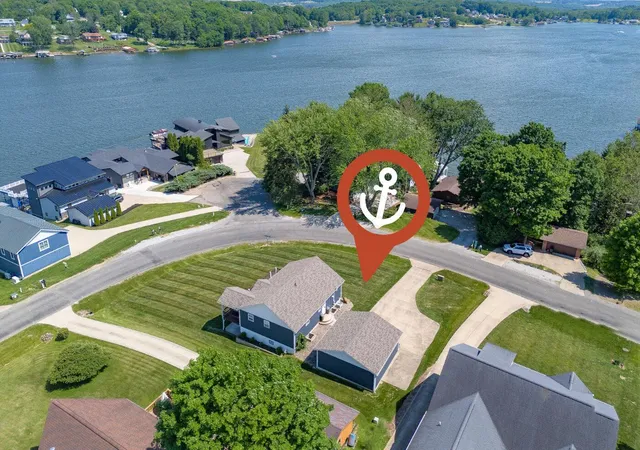 Homes for sale in Howard, OH | 380 Lakeview Heights Dr, Howard, OH 43028 | MLS# 226021492