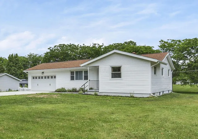 Photo 3 of Single family home for sale at 125 Ashcraft Dr, Granville, OH 43023 | MLS# 226021307 | Listing updated on 2026-07-29