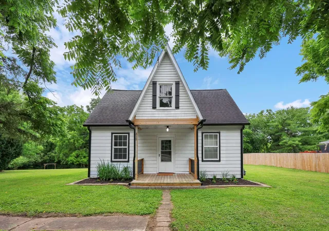 Homes for sale in Kirkersville, OH | 315 E Main St, Kirkersville, OH 43033 | MLS# 226021234