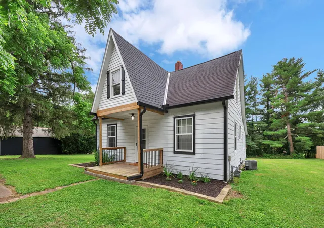 Homes for sale in Kirkersville, OH | 315 E Main St, Kirkersville, OH 43033 | MLS# 226021234