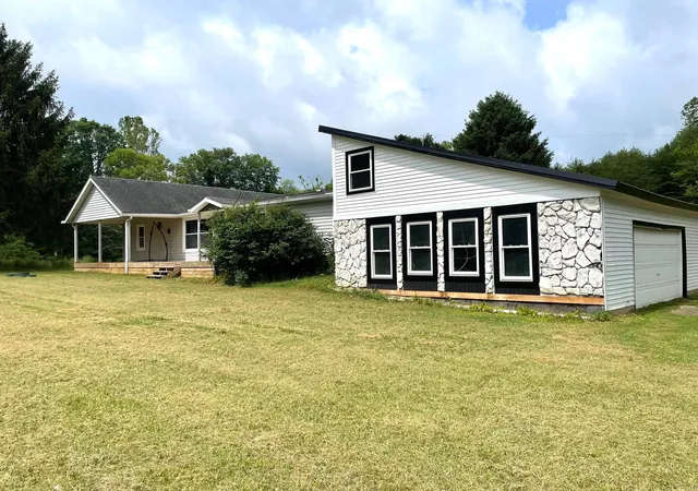 Photo 2 of Single family home for sale at 15351 Berry Rd, Logan, OH 43138 | MLS# 226021183 | Listing updated on 2026-08-25