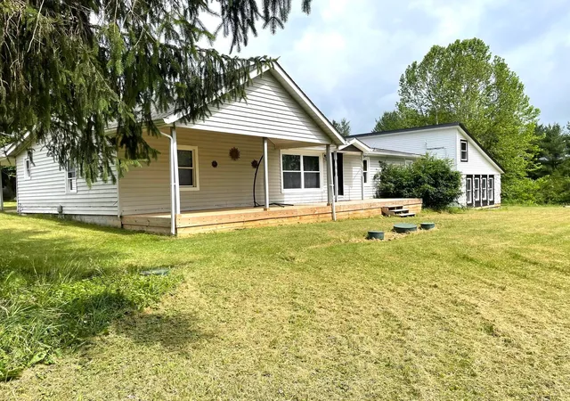 Photo 3 of Single family home for sale at 15351 Berry Rd, Logan, OH 43138 | MLS# 226021183 | Listing updated on 2026-08-25