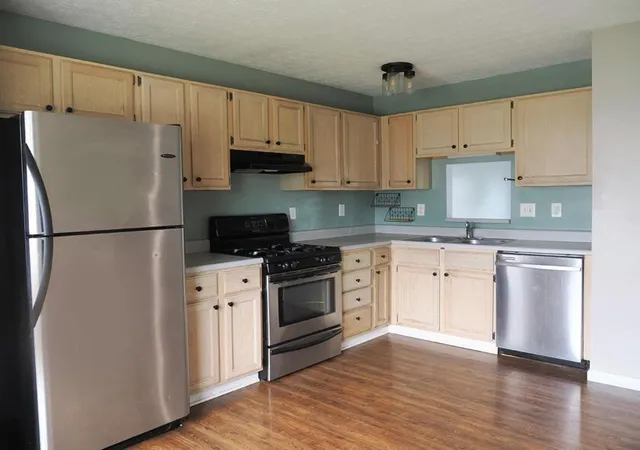 Photo 2 of Sale Pending at 991 Bootman Dr, Columbus, OH 43228 | MLS# 226021372 | Listing updated on 2026-10-01
