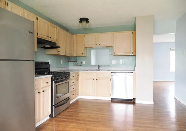 Photo 3 of Sale Pending at 991 Bootman Dr, Columbus, OH 43228 | MLS# 226021372 | Listing updated on 2026-10-01