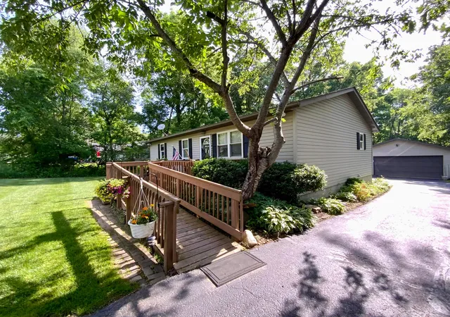 Homes for sale in Howard, OH | 3154 Apple Valley Dr, Howard, OH 43028 | MLS# 226021204