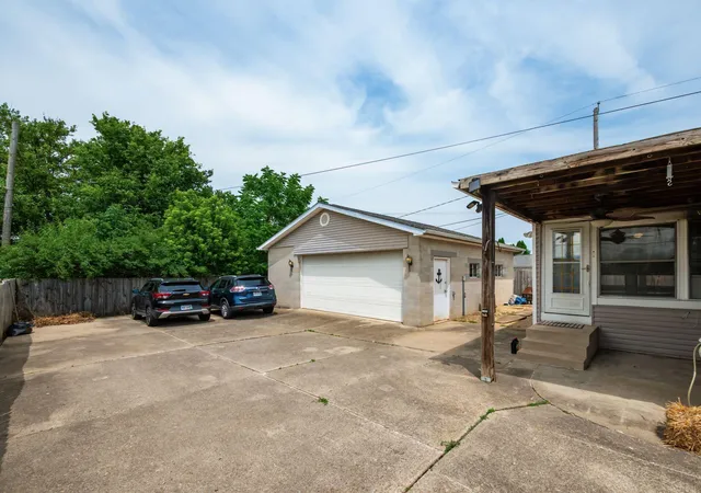 Photo 2 of Single family home for sale at 626 Heisley Dr, Columbus, OH 43207 | MLS# 226021446 | Listing updated on 2026-08-11