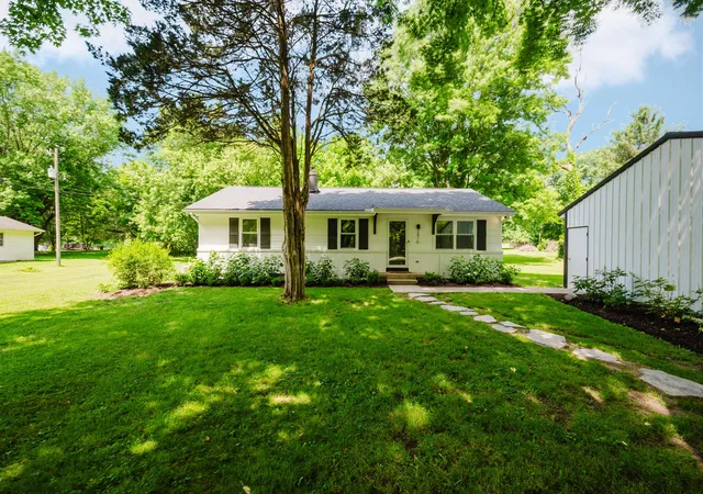 Homes for sale in Pataskala, OH | 2476 Patterson Rd Sw, Pataskala, OH 43062 | MLS# 226021325
