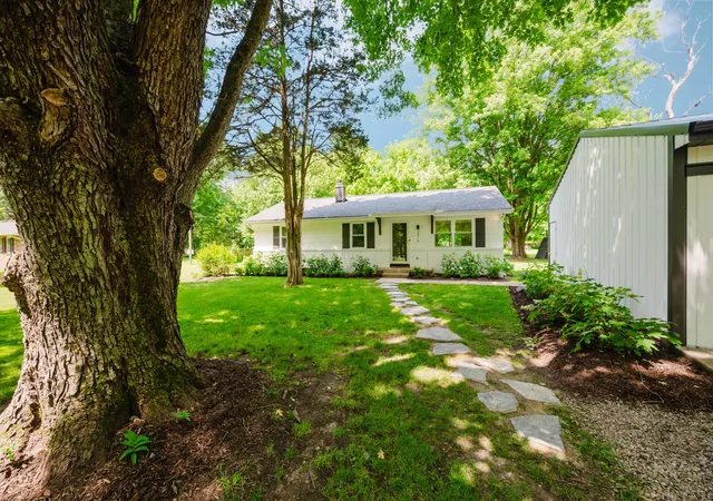 Homes for sale in Pataskala, OH | 2476 Patterson Rd Sw, Pataskala, OH 43062 | MLS# 226021325