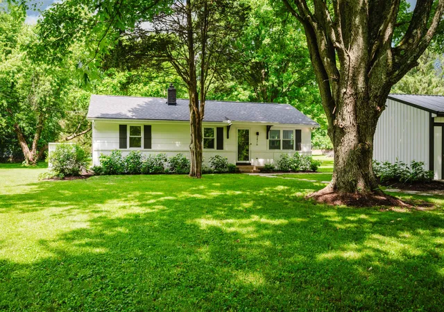 Homes for sale in Pataskala, OH | 2476 Patterson Rd Sw, Pataskala, OH 43062 | MLS# 226021325