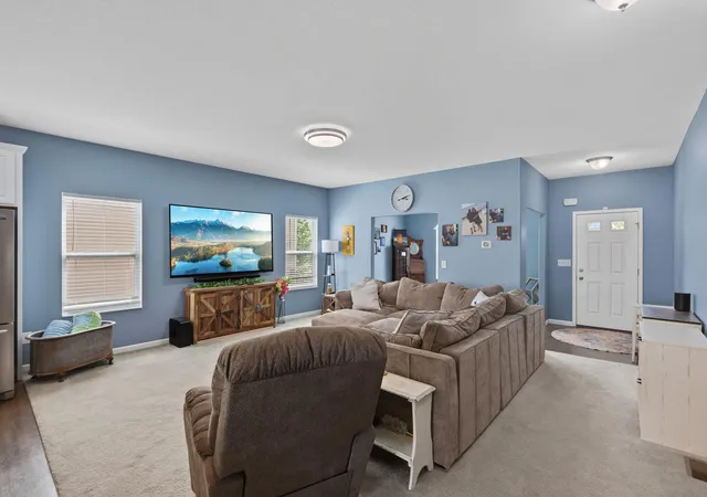 Photo 3 of Single family home for sale at 5260 Folsom Dr, Groveport, OH 43125 | MLS# 226021281 | Listing updated on 2026-08-02