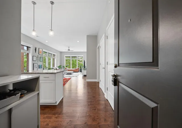 3rd image of 828 Bobcat Ave, Columbus, OH 43212