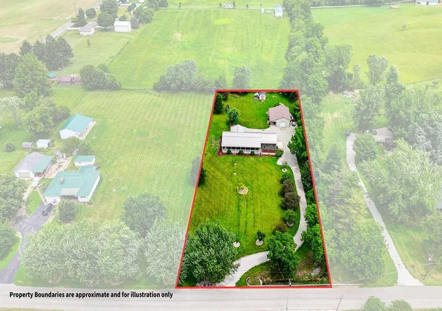 Homes for sale in Circleville, OH | 7096 Warner-Huffer Rd, Circleville, OH 43113 | MLS# 226021432