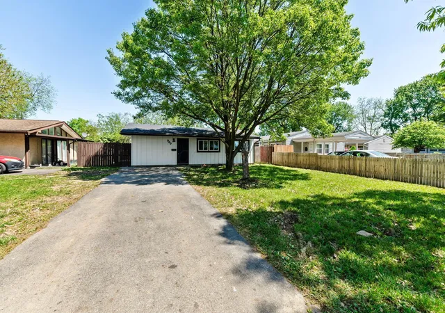 Homes for sale in Columbus, OH | 840 Mark Pl, Columbus, OH 43204 | MLS# 226021333
