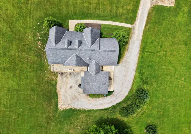 Homes for sale in Fredericktown, OH | 16880 Pinkley Rd, Fredericktown, OH 43019 | MLS# 226021343