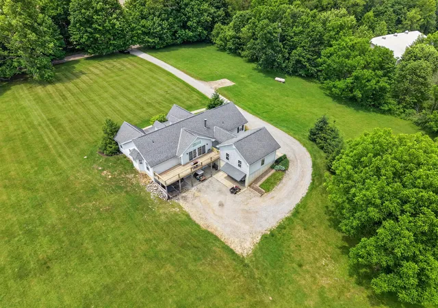 Homes for sale in Fredericktown, OH | 16880 Pinkley Rd, Fredericktown, OH 43019 | MLS# 226021343