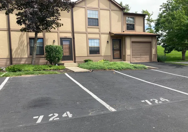 Homes for sale in Worthington, OH | 724 Michael View Ct, Worthington, OH 43085 | MLS# 226021403