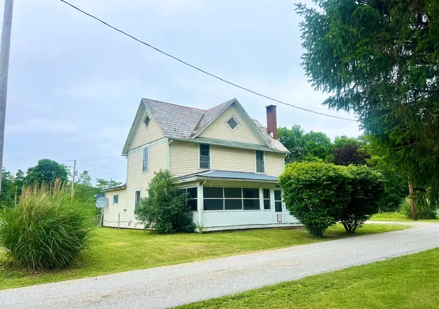 Homes for sale in Walhonding, OH | 33436 Township Road 518, Walhonding, OH 43843 | MLS# 226021535