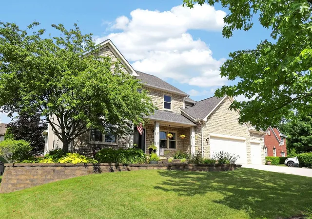 3rd image of 5887 Highland Hills Dr, Westerville, OH 43082 | MLS# 226021412