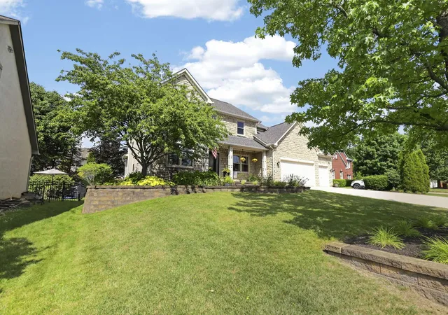 4th image of 5887 Highland Hills Dr, Westerville, OH 43082 | MLS# 226021412
