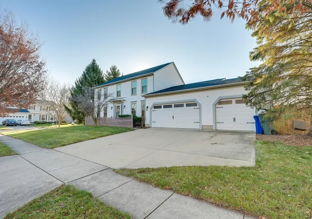 3rd image of 811 Mountainview Dr, Westerville, OH 43081 | MLS# 226021462