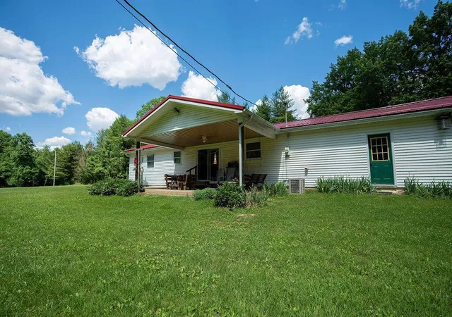Homes for sale in Chillicothe, OH | 59 Lakewood Dr, Chillicothe, OH 45601 | MLS# 226021507