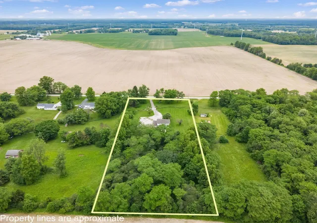 Homes for sale in Galena, OH | 13400 Trenton Rd, Galena, OH 43021 | MLS# 226021945