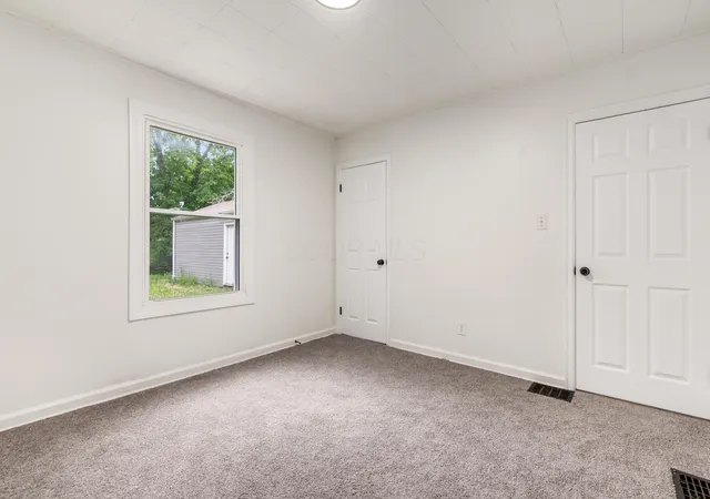 Photo 4 of Single family home for sale at 1635 S Champion Ave, Columbus, OH 43207 | MLS# 226021573 | Listing updated on 2026-09-16