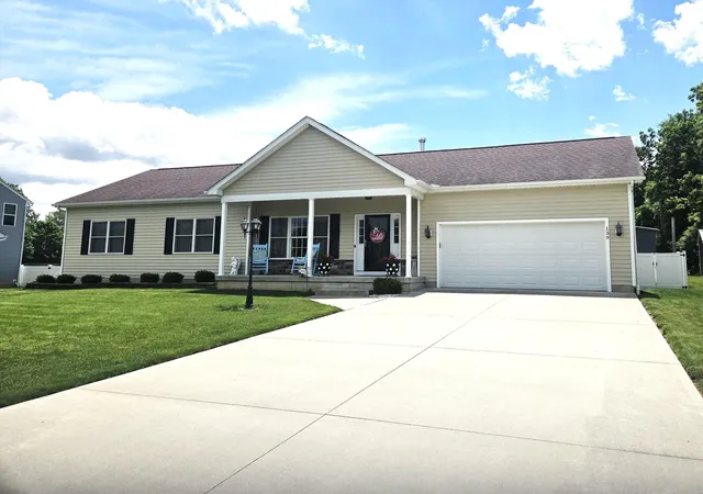 Homes for sale in Pataskala, OH | 139 Duncan Dr, Pataskala, OH 43062 | MLS# 226021738