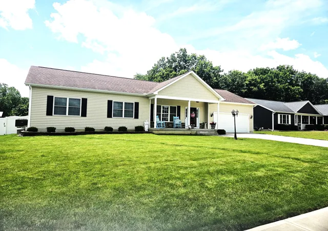 Homes for sale in Pataskala, OH | 139 Duncan Dr, Pataskala, OH 43062 | MLS# 226021738