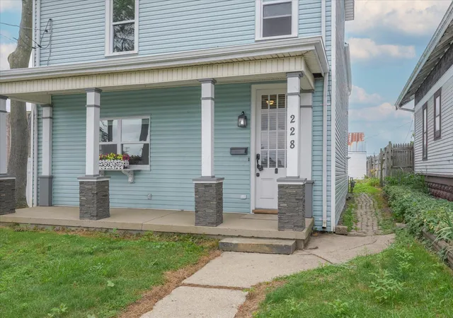 Homes for sale in Washington Court House, OH | 228 W Market St, Washington Court House, OH 43160 | MLS# 226021617