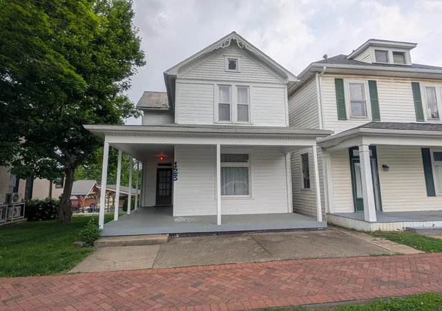 Homes for sale in Somerset, OH | 123 E Main St, Somerset, OH 43783 | MLS# 226021601