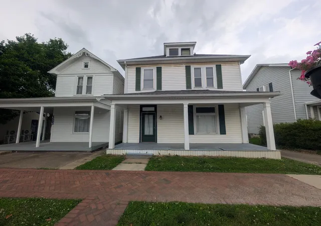 Homes for sale in Somerset, OH | 123 E Main St, Somerset, OH 43783 | MLS# 226021601
