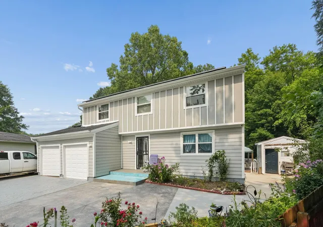 Photo 3 of Single family home for sale at 2622 Hingham Ln, Columbus, OH 43224 | MLS# 226024665 | Listing updated on 2026-08-29
