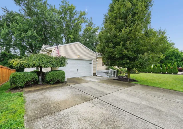 Homes for sale in Lancaster, OH | 1909 N Columbus St, Lancaster, OH 43130 | MLS# 226021680