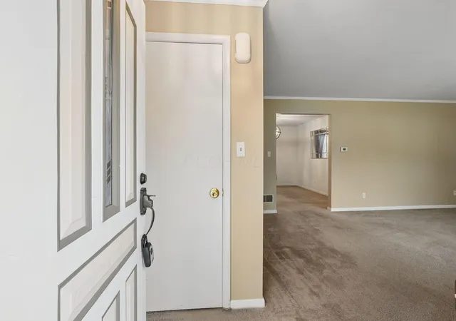Homes for sale in Lancaster, OH | 1909 N Columbus St, Lancaster, OH 43130 | MLS# 226021680