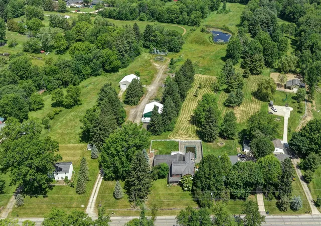 3rd image of 3973 Wadsworth Rd, Norton, OH 44203 | MLS# 226021847