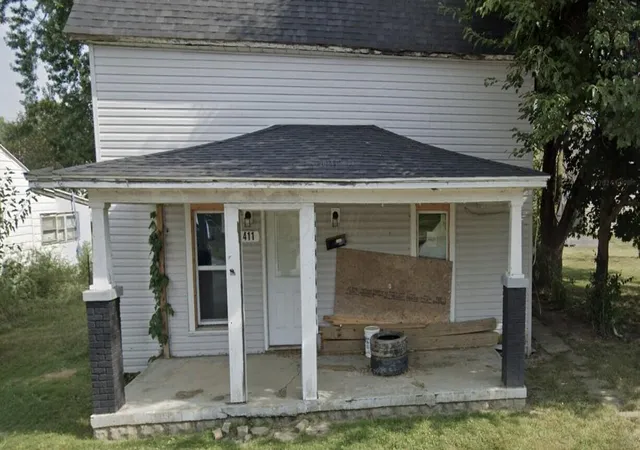 Homes for sale in London, OH | 64 W Center St, London, OH 43140 | MLS# 226021692