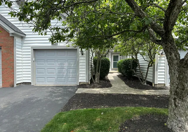 Photo 2 of Condo for sale at 5354 Bethel Park Dr, Columbus, OH 43235 | MLS# 226021719 | Listing updated on 2026-08-03
