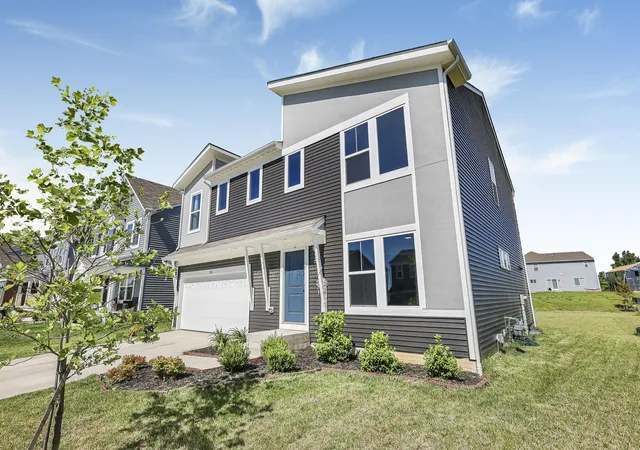 Homes for sale in Pataskala, OH | 224 Leatherleaf Wy, Pataskala, OH 43062 | MLS# 226021753