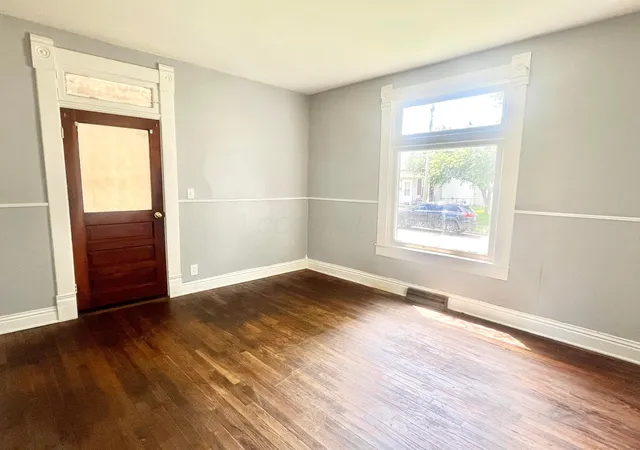 3rd image of 1225 E Chestnut St, Lancaster, OH 43130 | MLS# 226021754