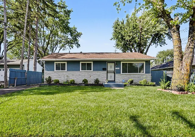 Photo 2 of Single family home for sale at 1280 Smith Rd, Columbus, OH 43207 | MLS# 226021762 | Listing updated on 2026-08-24