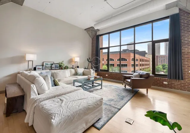 3rd image of 300 W Spring St #410, Columbus, OH 43215 | MLS# 226021929