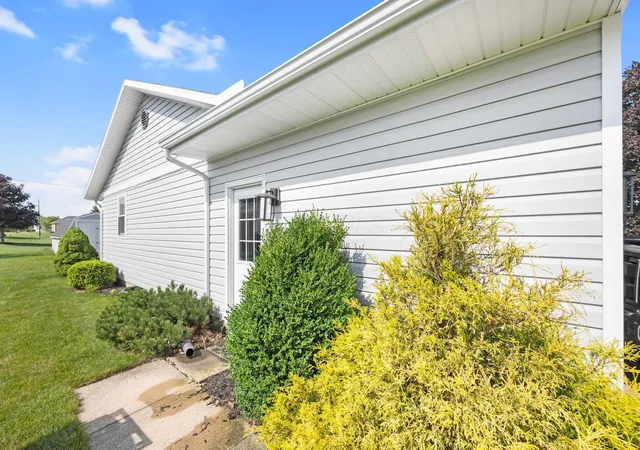 Photo 3 of Single family home for sale at 213 West St, Jackson Center, OH 45334 | MLS# 226021837 | Listing updated on 2026-07-29
