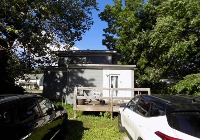 Listing Photo 2 - Condo for sale in building located at 611 N Sandusky St, Mount Vernon, OH 43050